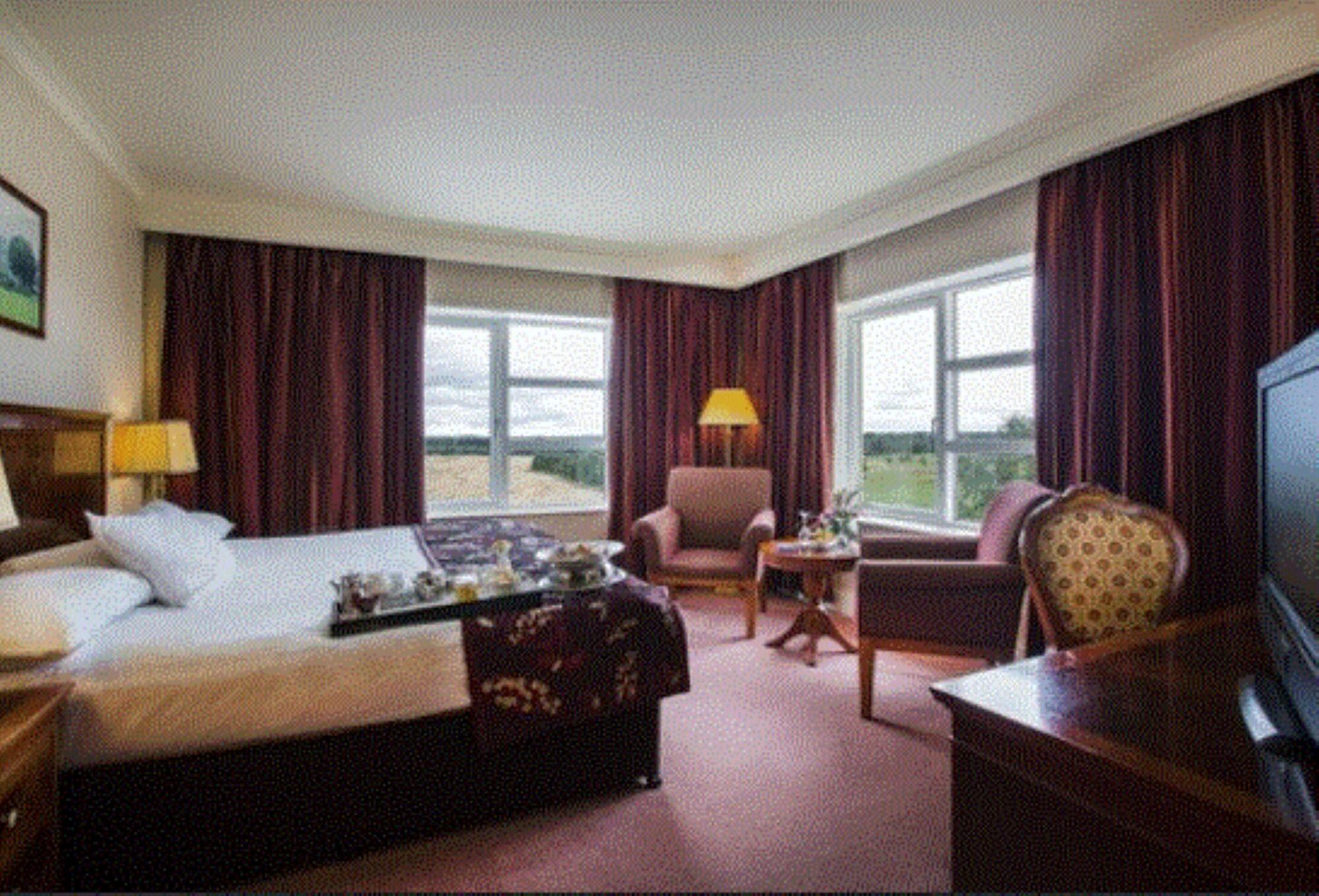 Knightsbrook & Golf Hotel 4*