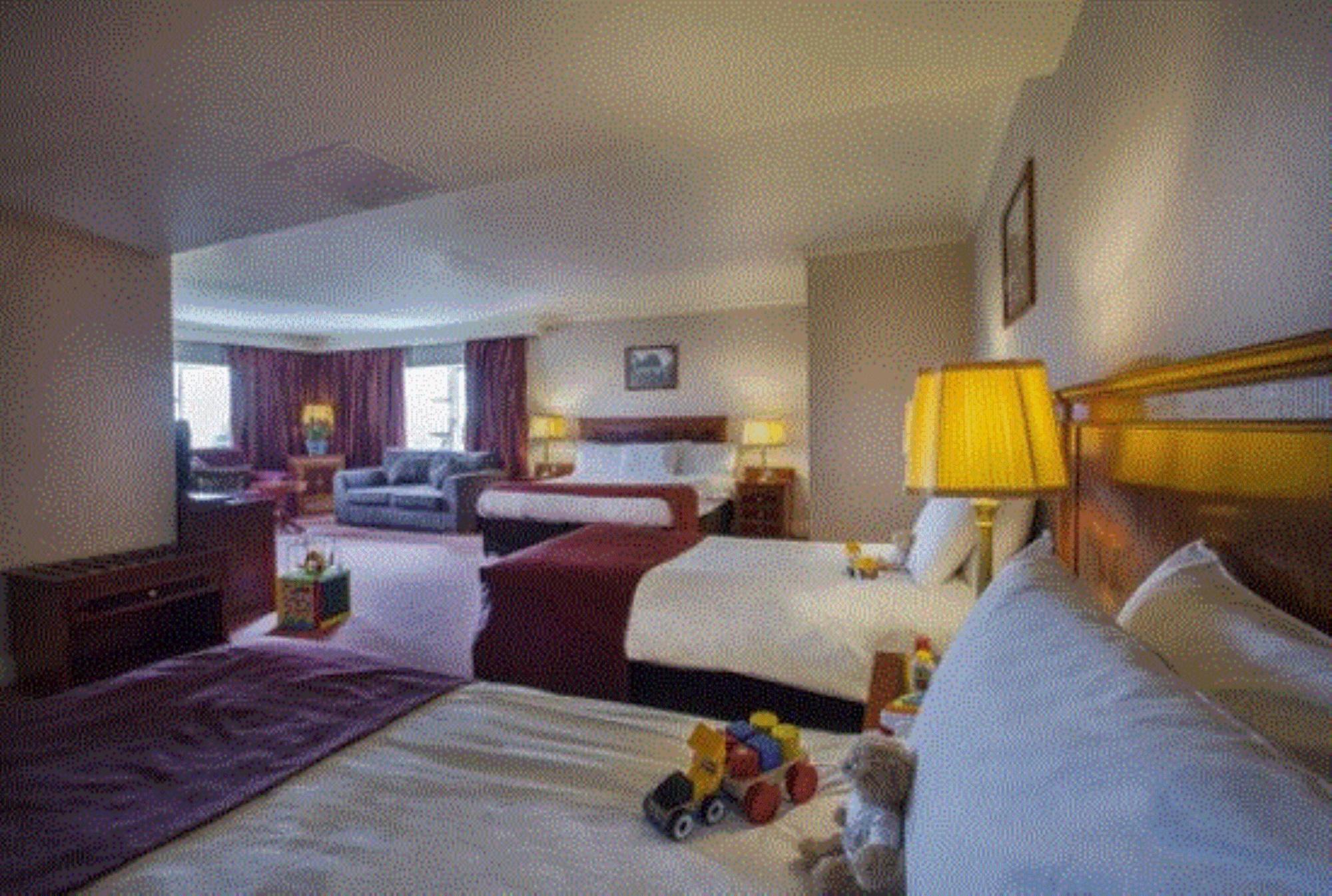 Knightsbrook & Golf Hotel Trim